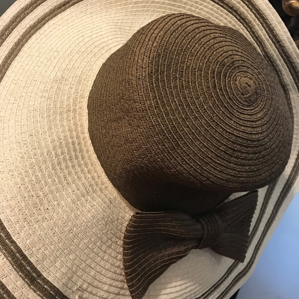 High Fashion Tan & Brown D&Y Designer Beach Hat